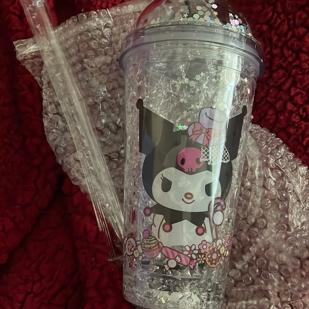 Kuromi Hello Kitty Tumbler Light up cup with clear straw and 3D glitter lid!